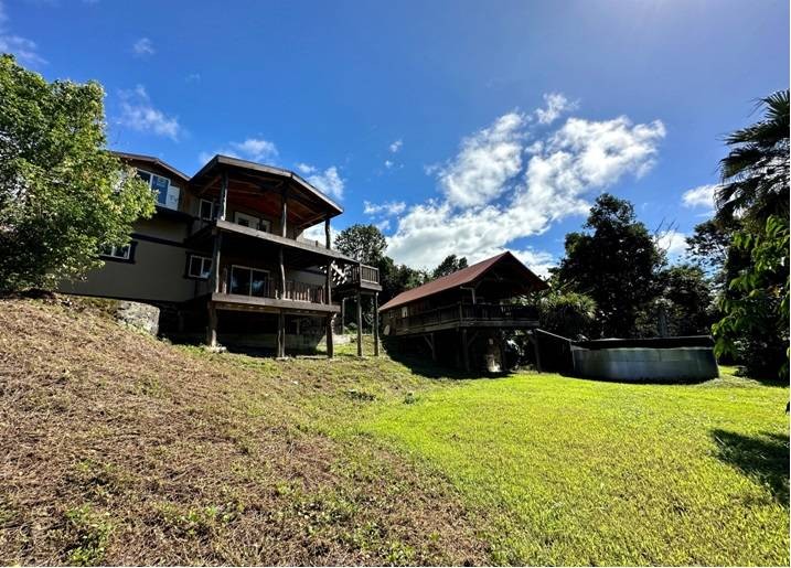 Sitting on 1.33 acres of beautiful land, 2,101 square foot home - Beach Home for sale in Captain Cook, Hawaii on Beachhouse.com