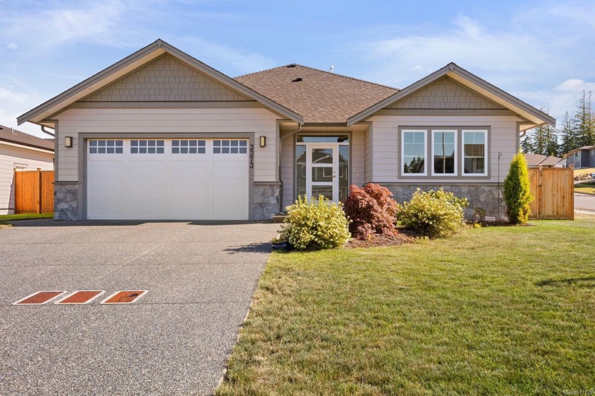 Immaculate Rancher in the Ridge - No GST! Discover this pristine - Beach Home for sale in Courtenay,  on Beachhouse.com