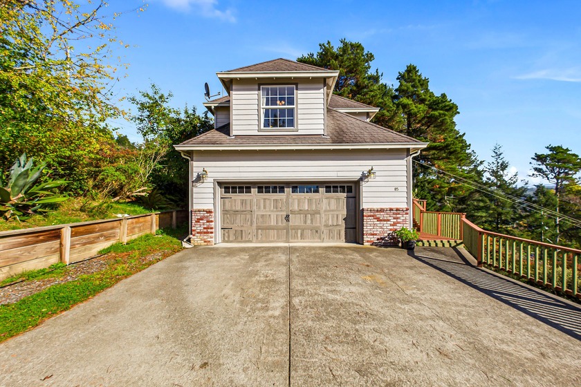 Your Blue Lake Escape Awaits! Discover your private retreat - Beach Home for sale in Blue Lake, California on Beachhouse.com