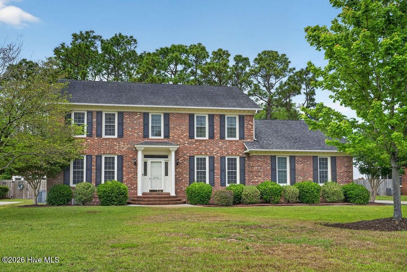 Spacious Living. Established Setting. Incredible Location. Set - Beach Home for sale in Wilmington, North Carolina on Beachhouse.com