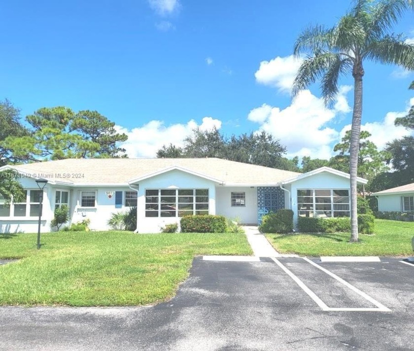 Discover comfortable living in this charming and spacious - Beach Condo for sale in Delray Beach, Florida on Beachhouse.com