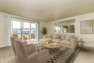 Own your own beach. This is a rare find, a 2 bedroom condo w/ - Beach Condo for sale in Des Moines, Washington on Beachhouse.com