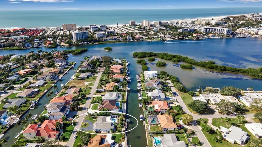 Enjoy Sarasota's waterfront lifestyle in this beautiful - Beach Home for sale in Sarasota, Florida on Beachhouse.com