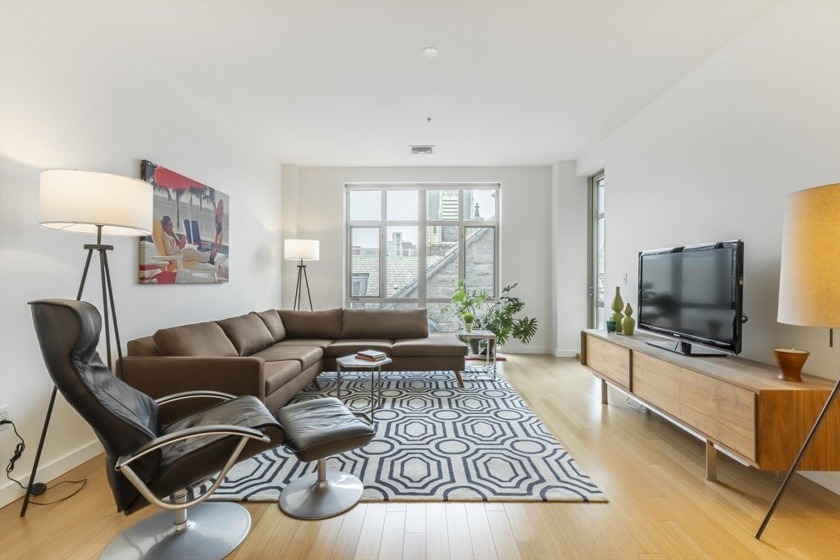 New! First Open House! Beautifully appointed 1 bed + office in - Beach Condo for sale in Boston, Massachusetts on Beachhouse.com