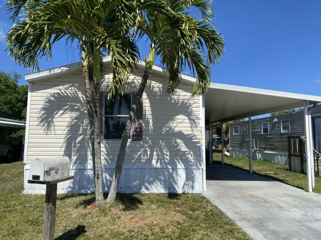 Own your own home in a quiet, well-maintained neighborhood! This - Beach Home for sale in Palm Beach Gardens, Florida on Beachhouse.com