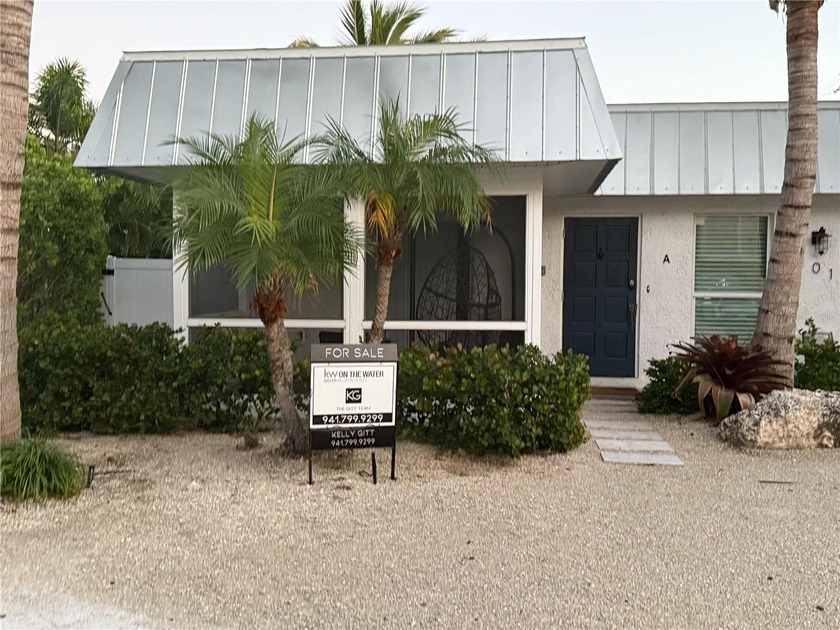Property did NOT flood!  Sold turnkey! Stunning 4 bedroom 4 bath - Beach Townhome/Townhouse for sale in Holmes Beach, Florida on Beachhouse.com
