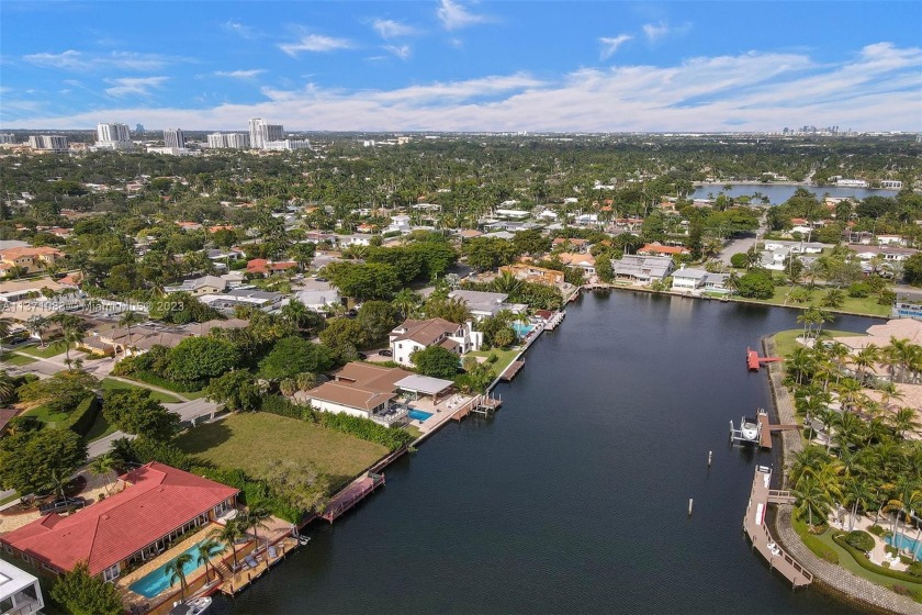 Striking waterfront land awaiting all avid boaters, tennis - Beach Lot for sale in Hollywood, Florida on Beachhouse.com