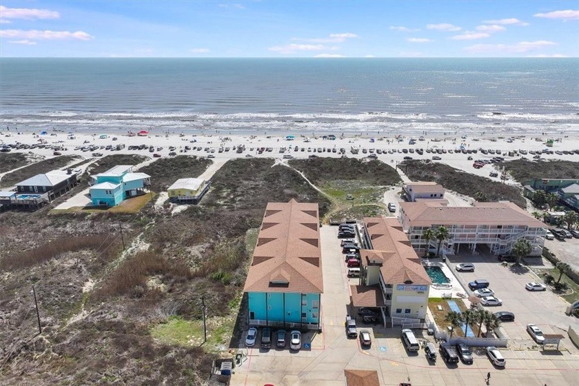 Step into easy, breezy coastal living with private beach access - Beach Condo for sale in Port Aransas, Texas on Beachhouse.com