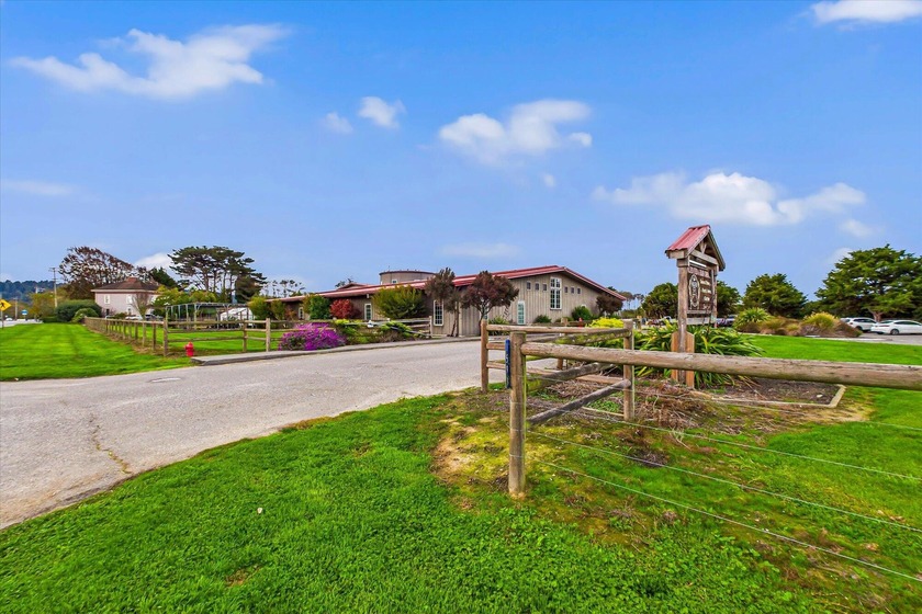 Exceptional commercial opportunity at the gateway to the iconic - Beach Commercial for sale in Ferndale, California on Beachhouse.com