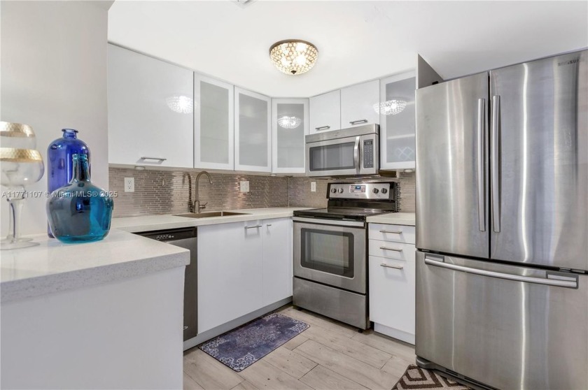 Beautiful fully remodeled condo in a secured building one block - Beach Condo for sale in Miami Beach, Florida on Beachhouse.com