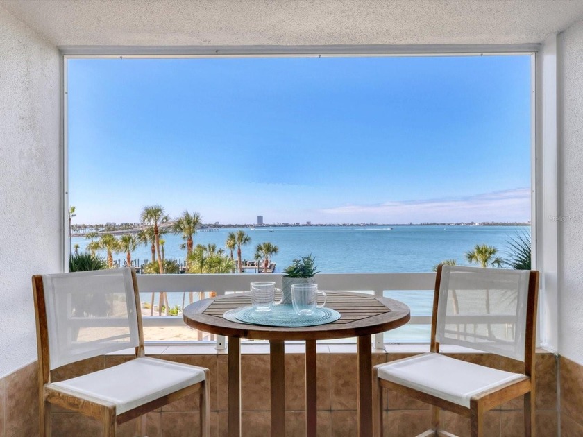 Exquisite Waterfront Luxury on Sarasota Bay. Live at the - Beach Condo for sale in Sarasota, Florida on Beachhouse.com
