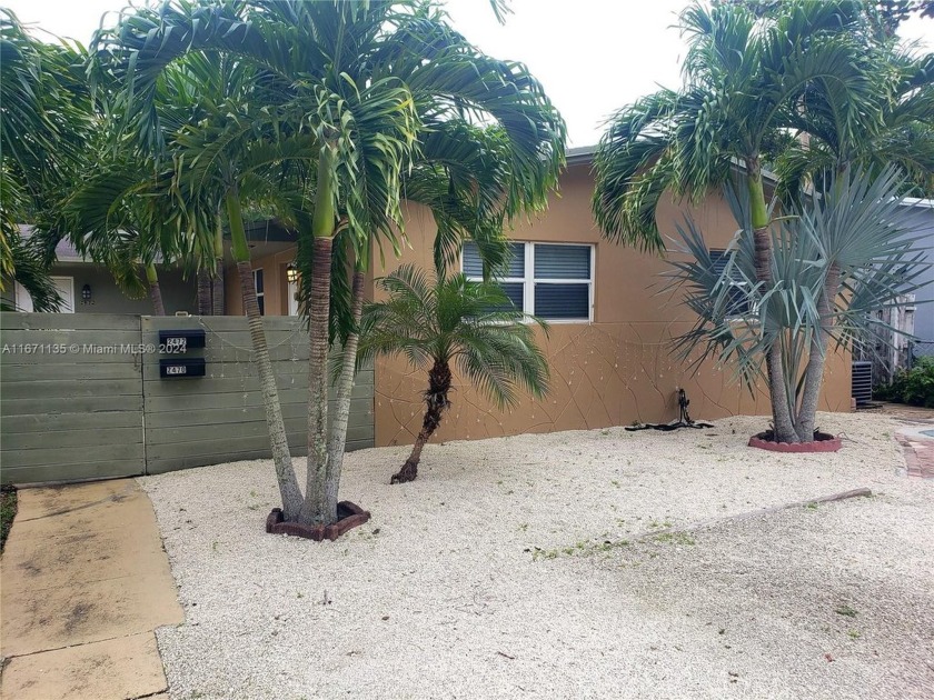 Now is your opportunity to buy into an income producer with - Beach Townhome/Townhouse for sale in North Miami Beach, Florida on Beachhouse.com