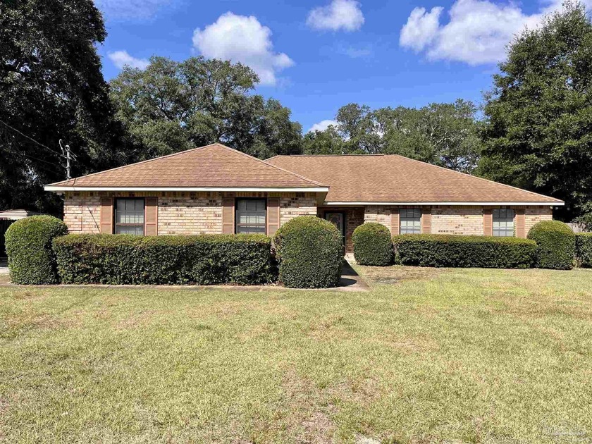BACK ON THE MARKET! Make an offer! Welcome home to this spacious - Beach Home for sale in Pensacola, Florida on Beachhouse.com