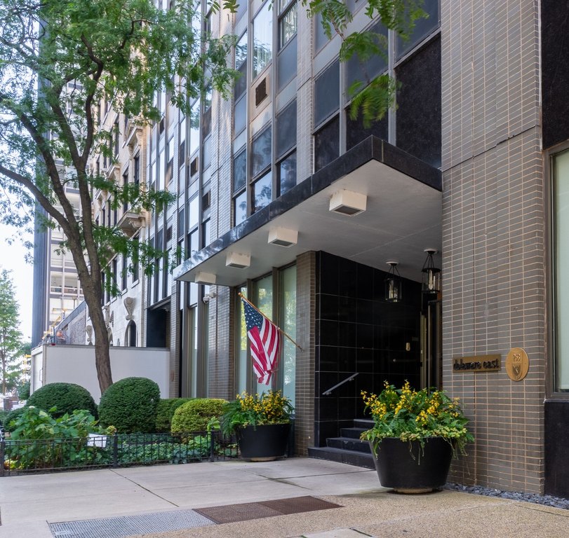 Prime Streeterville Location - Corner Unit with Open Views! - Beach Lot for sale in Chicago, Illinois on Beachhouse.com