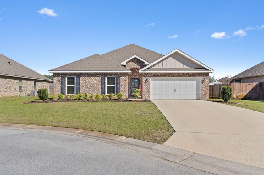 Spacious all-brick home on a quiet cul-de-sac street, just 10 - Beach Home for sale in Navarre, Florida on Beachhouse.com