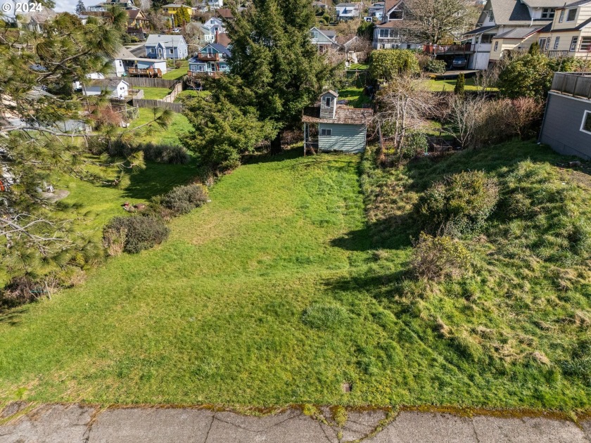 Nestled in the charming coastal city of Astoria, this vacant lot - Beach Lot for sale in Astoria, Oregon on Beachhouse.com