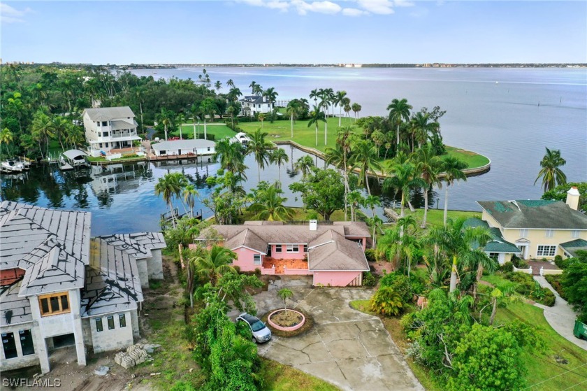 Exceptional Location, Spectacular Sunsets, Riveting River Views - Beach Home for sale in Fort Myers, Florida on Beachhouse.com