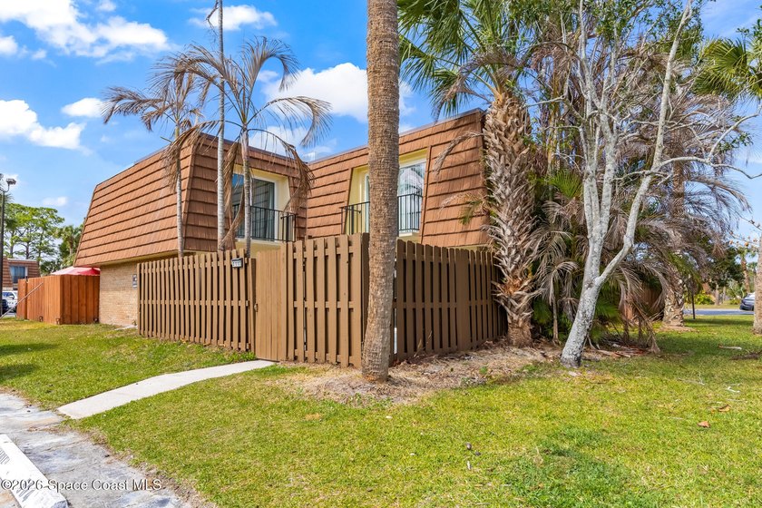 Welcome to this beautifully updated NE Palm Bay townhouse - Beach Townhome/Townhouse for sale in Palm Bay, Florida on Beachhouse.com