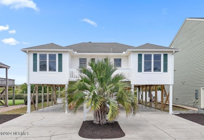 Get away to the barrier island of Holden Beach! In this block of - Beach Home for sale in Holden Beach, North Carolina on Beachhouse.com