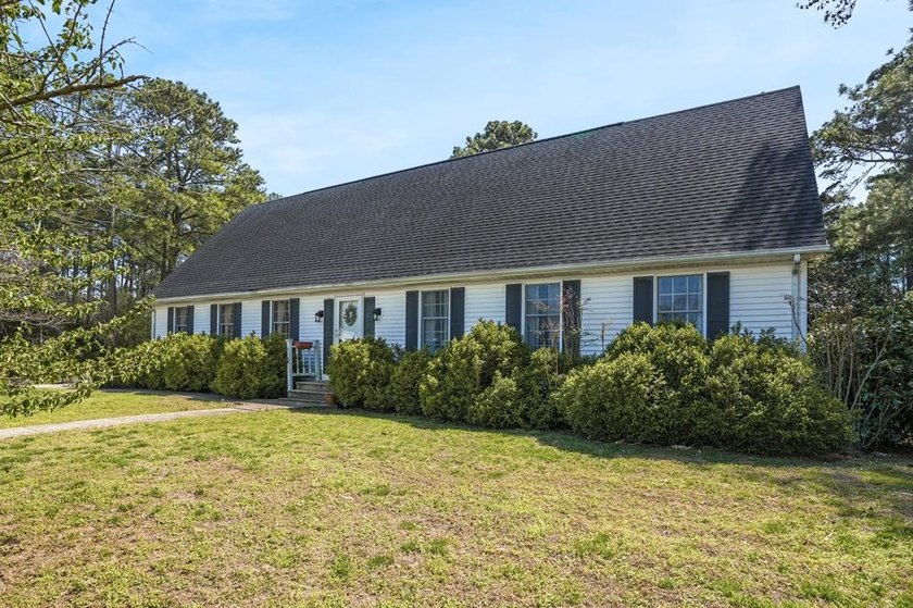 A beautiful 4 bedroom 3 bath house on a pristine waterfront - Beach Home for sale in Accomac, Virginia on Beachhouse.com