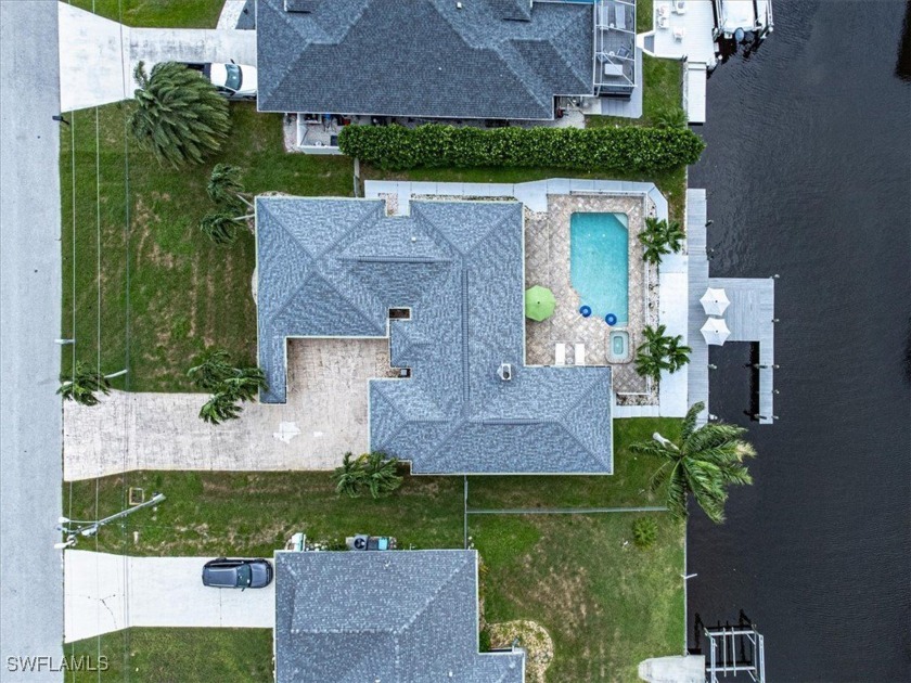 WELCOME HOME.. Priced to Sell Under appraisal value with no - Beach Home for sale in Cape Coral, Florida on Beachhouse.com