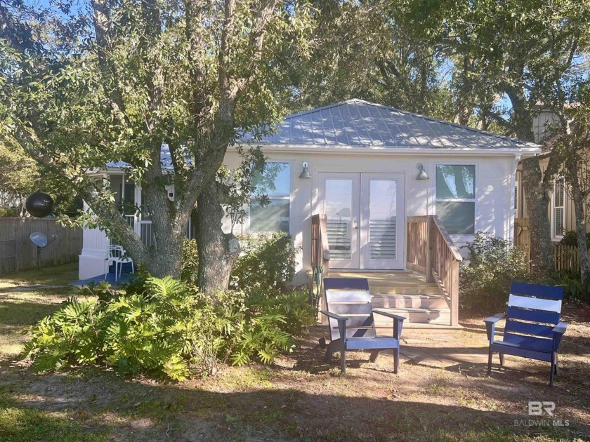 Charming Bay Cottage in Point Clear, Alabama Nestled in the - Beach Home for sale in Fairhope, Alabama on Beachhouse.com