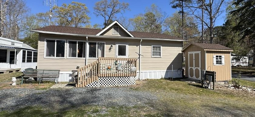 Beautiful Two bedroom, One bathroom home on two lots with open - Beach Home for sale in Horntown, Virginia on Beachhouse.com