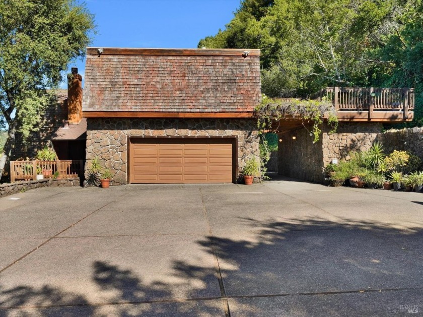 Huge $500,000 price reduction! Only $449 per sqft. In the - Beach Home for sale in San Rafael, California on Beachhouse.com