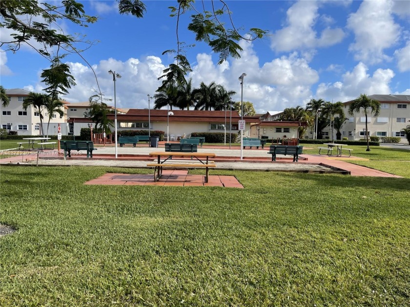 Beautiful 2 bedrooms 2 Bathrooms; new open kitchen with new - Beach Condo for sale in Hollywood, Florida on Beachhouse.com