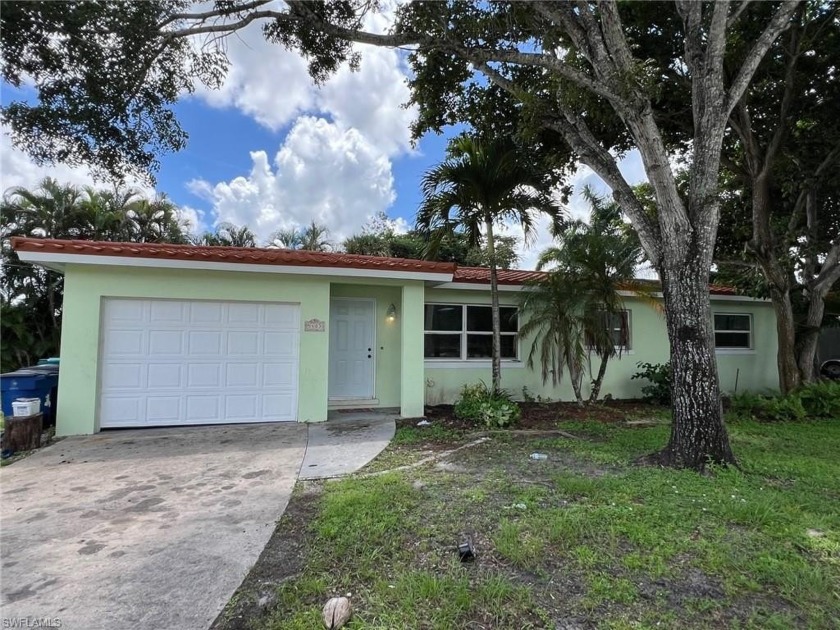 Completely remodeled home featuring 3 Bedrooms with 2 Baths with - Beach Home for sale in Fort Myers, Florida on Beachhouse.com