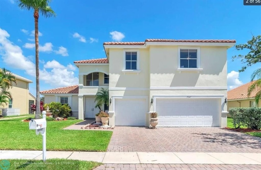 Welcome to this beautifully renovated 6-bedroom, 4.5-bathroom - Beach Home for sale in Pembroke Pines, Florida on Beachhouse.com