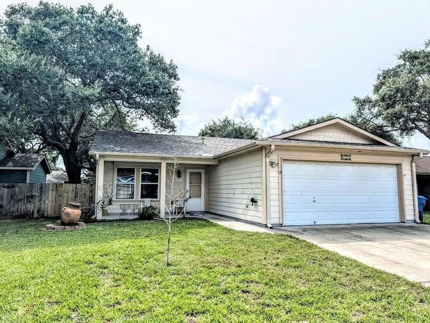 Charming Single -Story Coastal Home. Affordable - Beach Home for sale in Rockport, Texas on Beachhouse.com