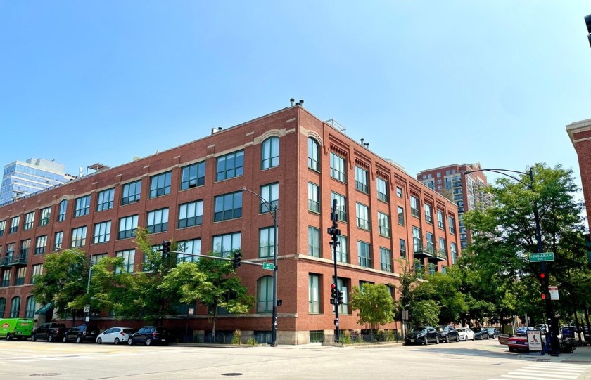 This quintessential brick and timber loft at the historic - Beach Home for sale in Chicago, Illinois on Beachhouse.com