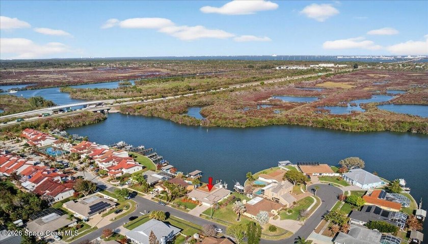 Just in time for Summer Fun! A boater's paradise. DIRECT SYKES - Beach Home for sale in Merritt Island, Florida on Beachhouse.com