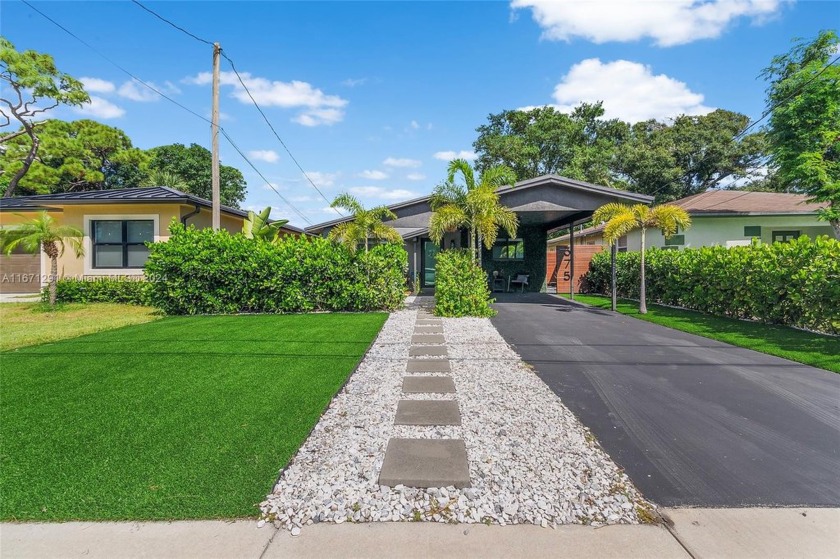 For Sale by Owner! This stunning 4-bedroom, 2-bathroom property - Beach Home for sale in Oakland Park, Florida on Beachhouse.com