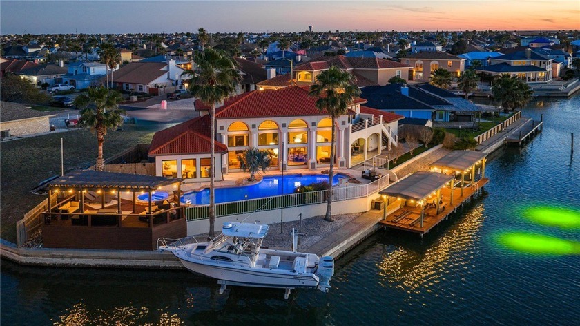 PREMIER WATERFRONT LIVING AT ITS FINEST! This exceptional - Beach Home for sale in Corpus Christi, Texas on Beachhouse.com