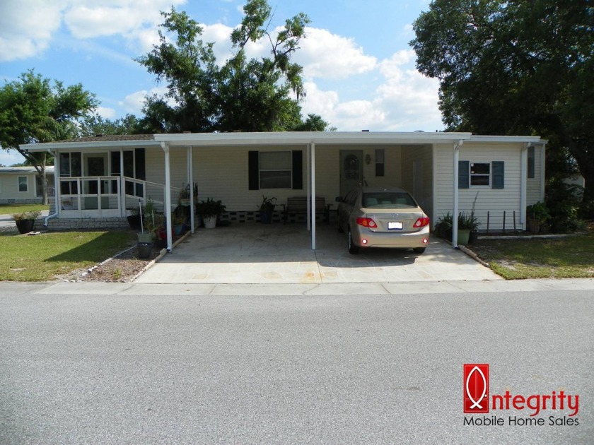 Spacious 1,708 sq. ft. 2 bedroom/2 bath home sits on a corner - Beach Home for sale in Riverview, Florida on Beachhouse.com
