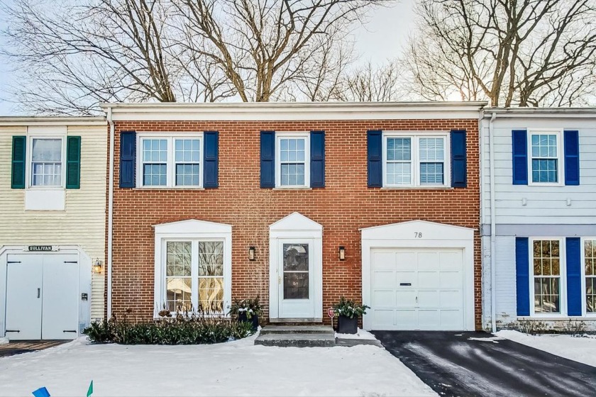 Classic red brick 3bed/2.1 bath fully renovated townhome in the - Beach Townhome/Townhouse for sale in Glencoe, Illinois on Beachhouse.com