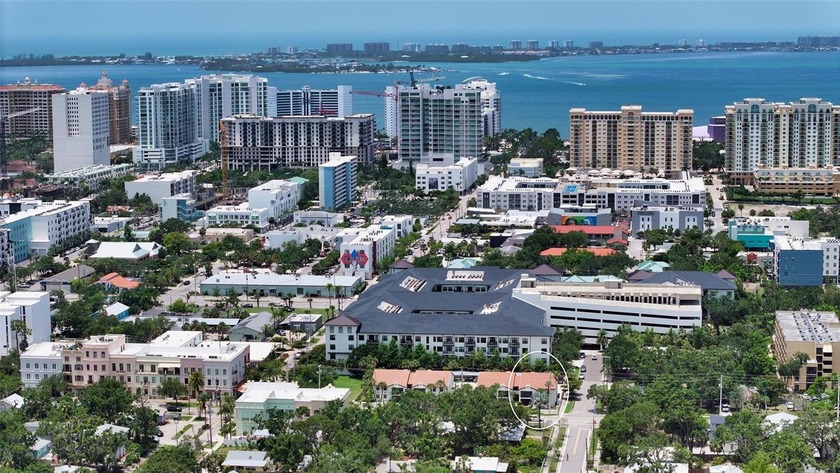 One or more photo(s) has been virtually staged. Discover - Beach Condo for sale in Sarasota, Florida on Beachhouse.com