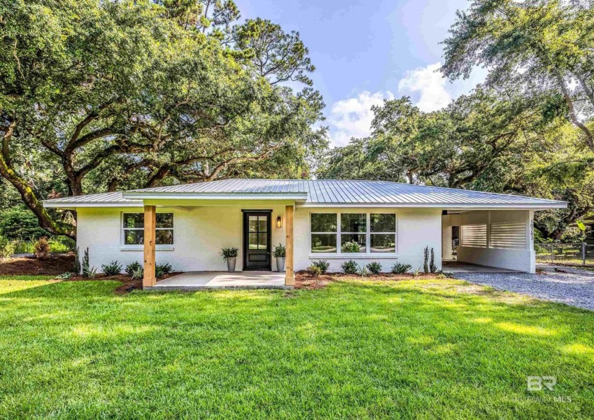 Beautiful Waterfront home! Recently renovated and located on a - Beach Home for sale in Fairhope, Alabama on Beachhouse.com