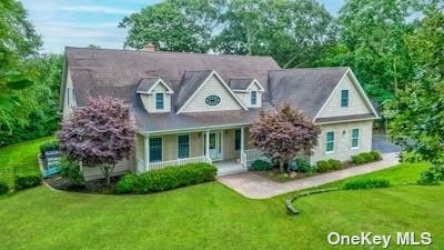 luxurious Custom farm ranch In Sought After CRESCENT ON THE - Beach Home for sale in Wading River, New York on Beachhouse.com