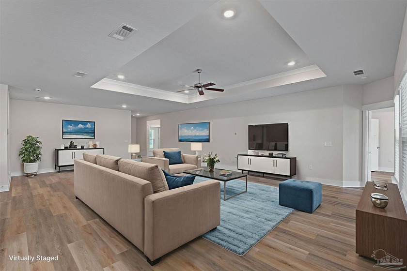 Beautifully maintained and ready to impress - WELCOME HOME!! - Beach Home for sale in Gulf Breeze, Florida on Beachhouse.com