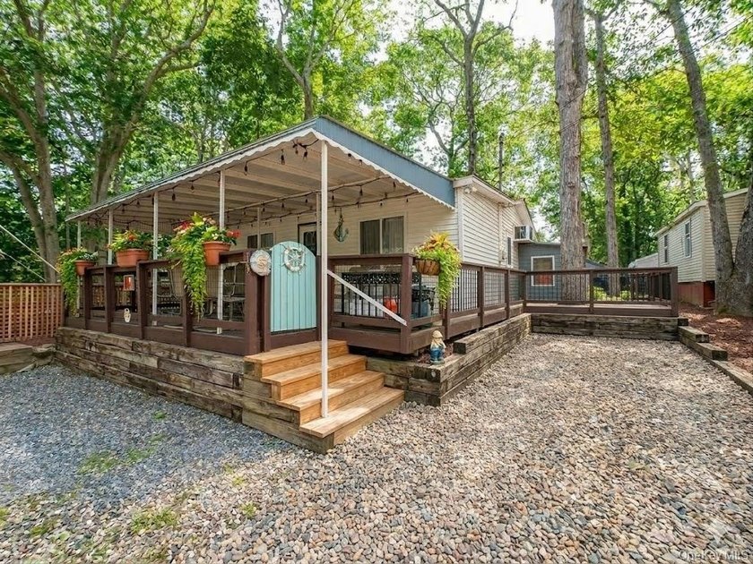 Woodcliff Park! Seasonal Only April 15th to October 15th. The - Beach Home for sale in Baiting Hollow, New York on Beachhouse.com