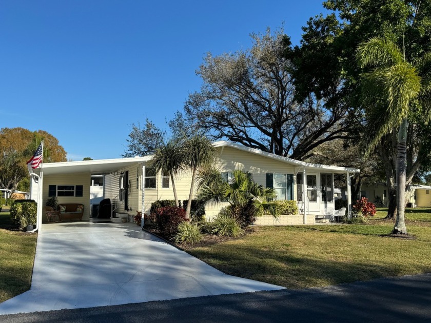 THIS HOME IS ON LEASED LAND WITH AN APPROXIMATE MONTHY LOT - Beach Home for sale in Sarasota, Florida on Beachhouse.com