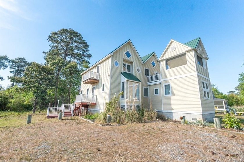 This charming Island property offers the perfect blend of - Beach Townhome/Townhouse for sale in Chincoteague Island, Virginia on Beachhouse.com
