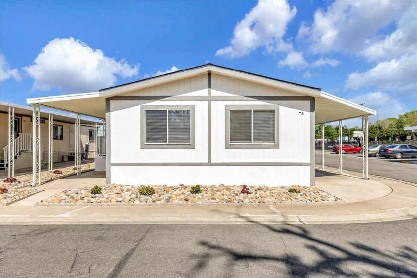 This recently updated 3 bedroom, 2 bathroom house is located in - Beach Home for sale in San Jose, California on Beachhouse.com