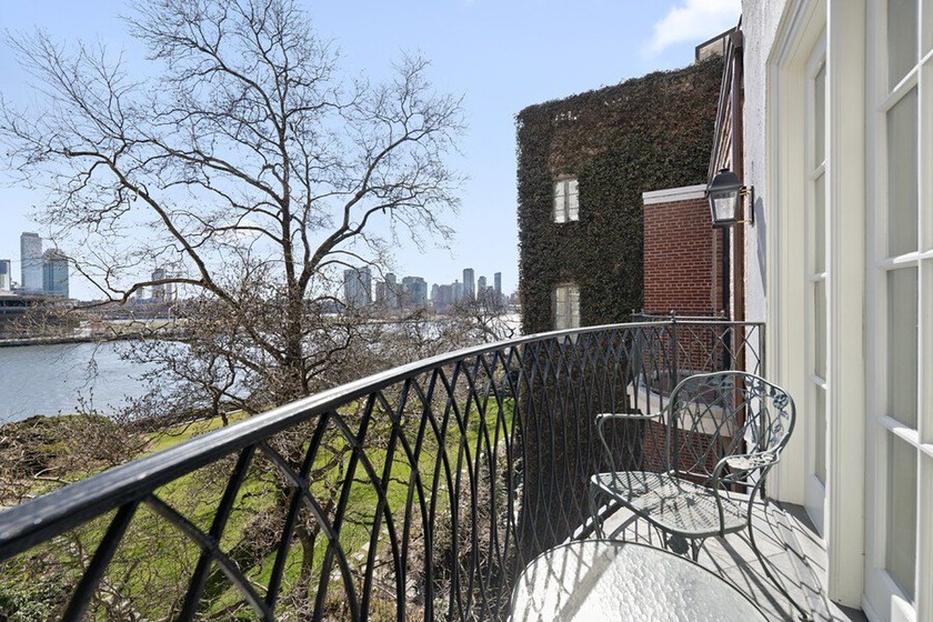 15 Sutton Place - Beach Home for sale in New York, New York on Beachhouse.com