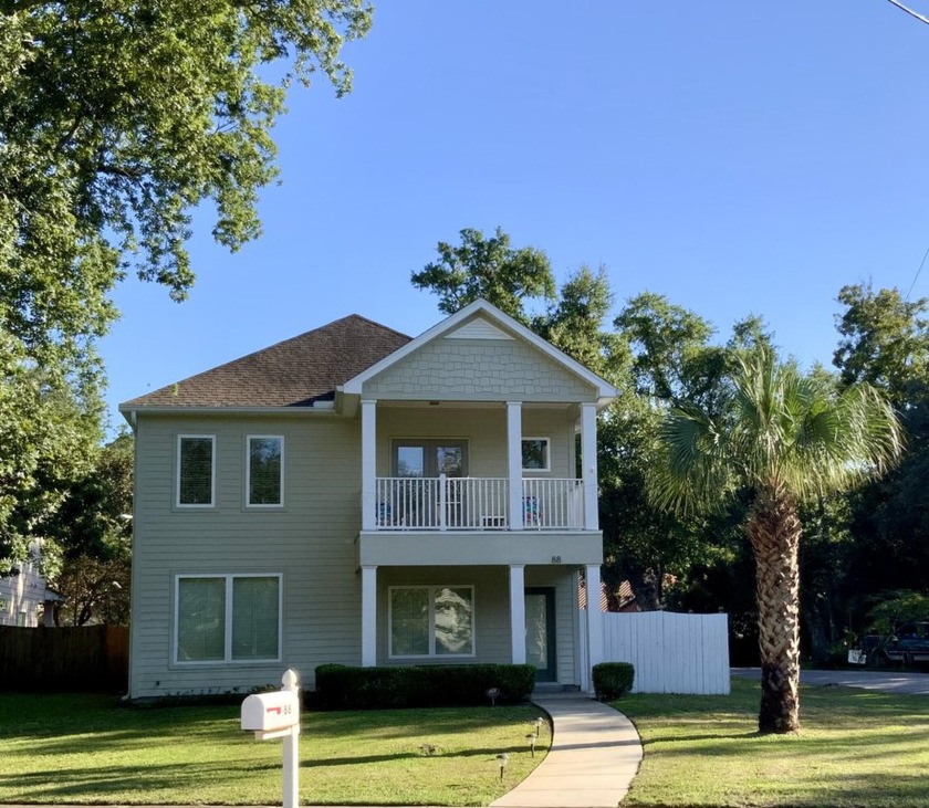 Beautiful Florida cottage style home located in central Fort - Beach Home for sale in Fort Walton Beach, Florida on Beachhouse.com