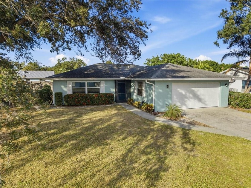 Welcome to 5883 Whistlewood, a centrally located Sarasota - Beach Home for sale in Sarasota, Florida on Beachhouse.com