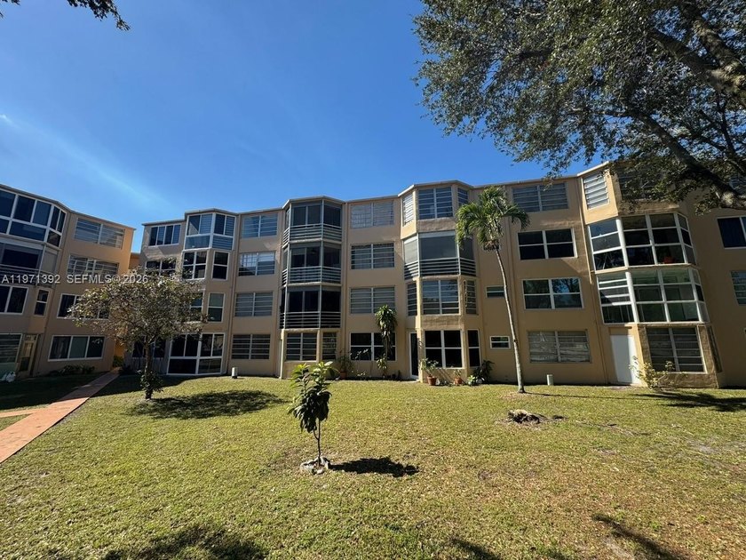 SPACIOUS AND WELL-DESIGNED 2-BEDROOM, 2-BATHROOM CONDO IN A 55+ - Beach Condo for sale in Miami, Florida on Beachhouse.com